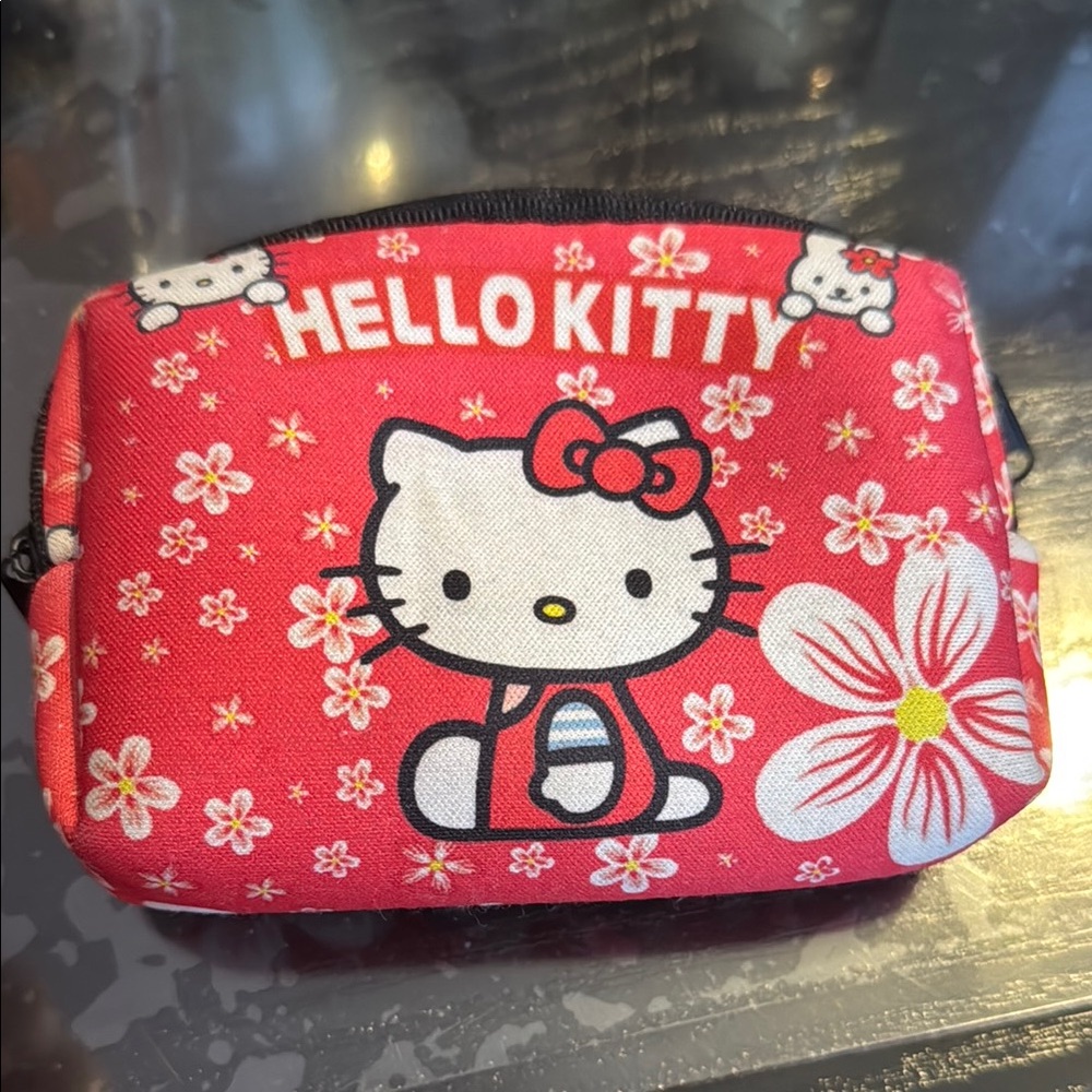 ❤️ Hello 🐱 Kitty Red Accessory Pouch